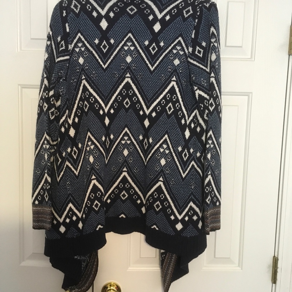 Pink Rose Aztec Sweater - Picture 4 of 5